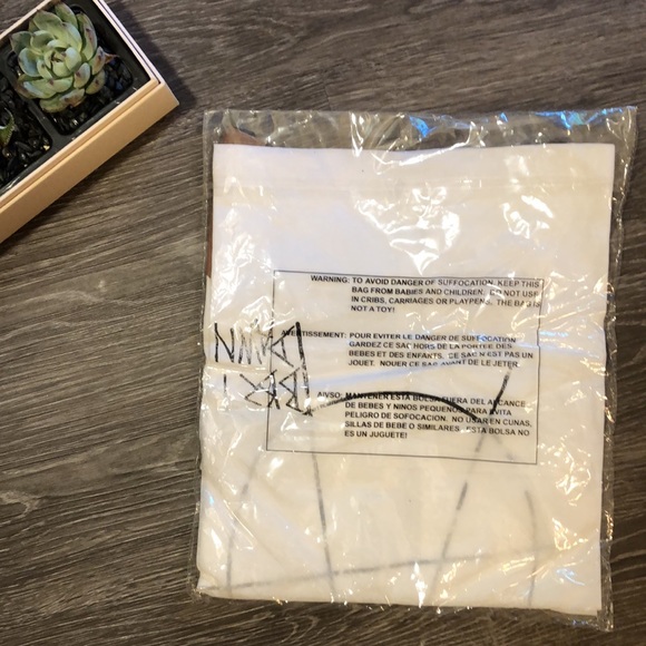 Abbey Dawn Avril Atomic “A” Graphic Raglan Love Leopard Print Shirt White Tee XS - Picture 5 of 5